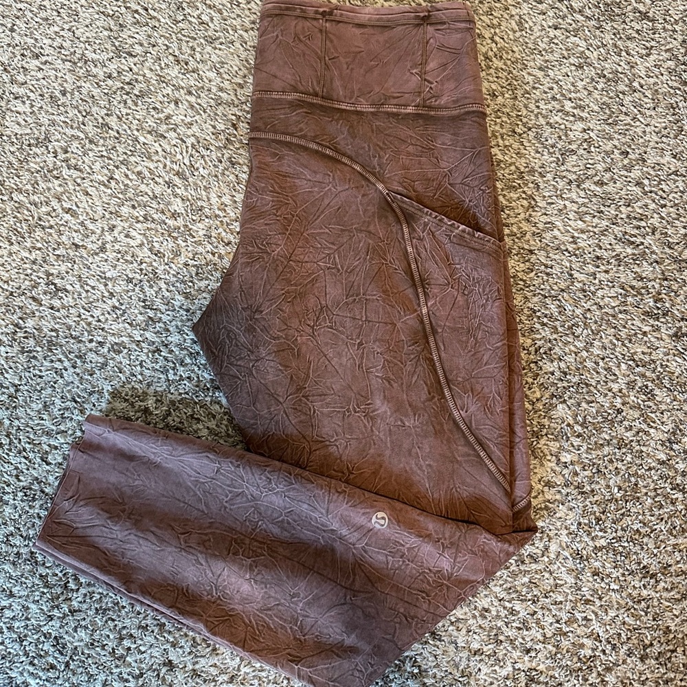 Lululemon yoga pants